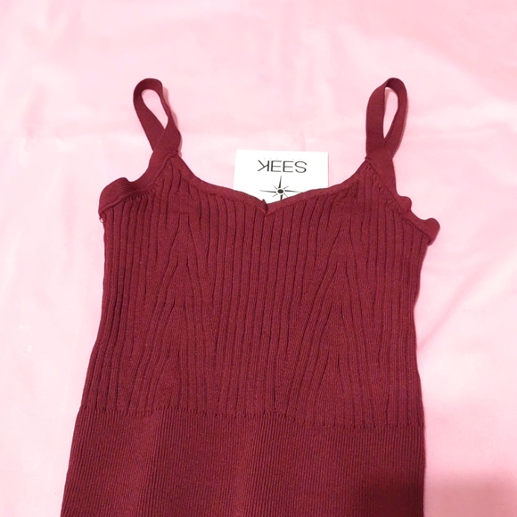 Women's SEEK The Label Design In Australia Red Maroon Cropped Tank Top Sz Small - Picture 10 of 10
